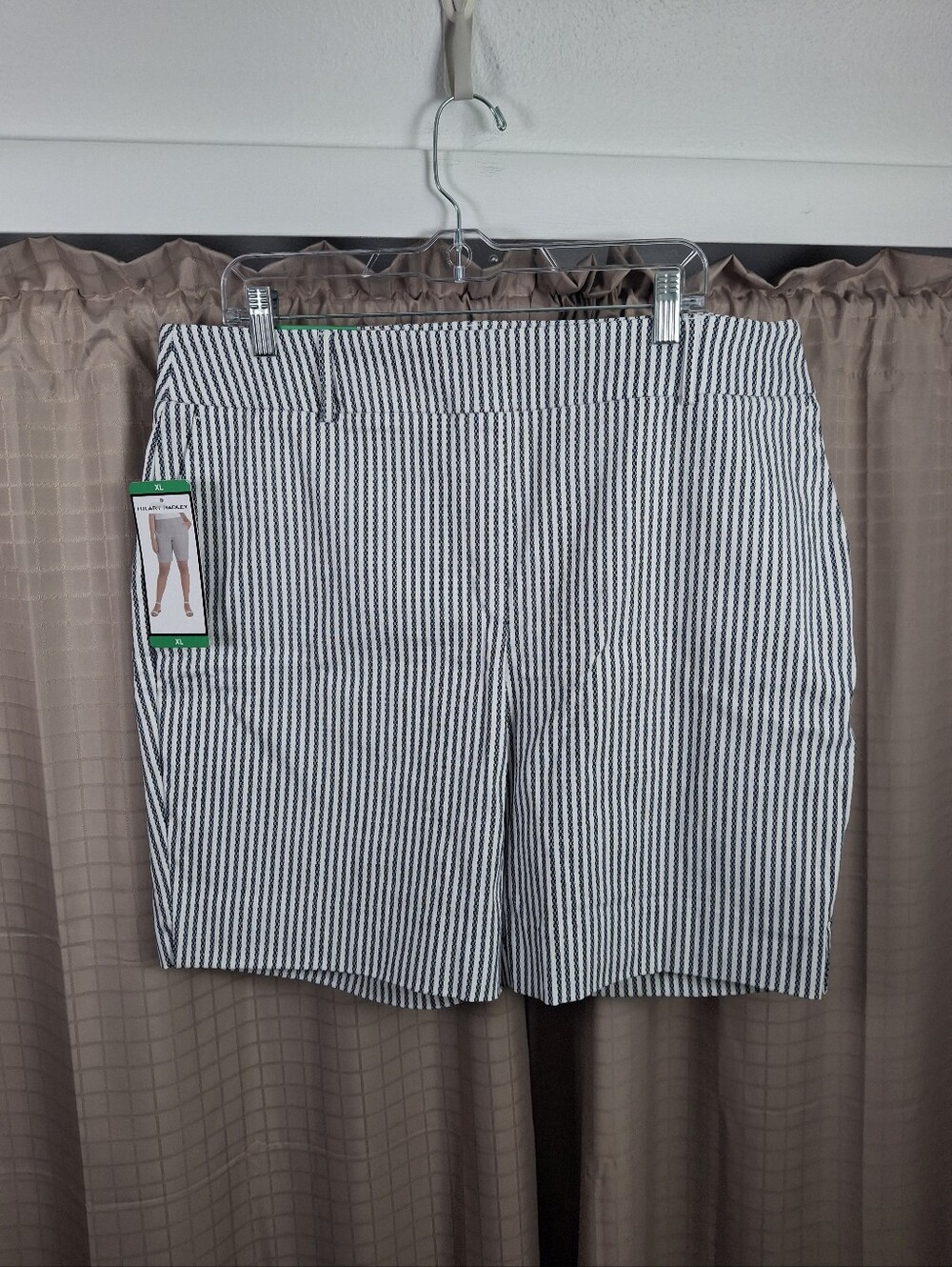 NWT Hilary Radley Pull On White Mid-Rise Bermuda Short Blue Stripe Size XL